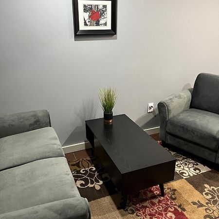Morristown Plush Garden Level Apartment Near Stowe מראה חיצוני תמונה