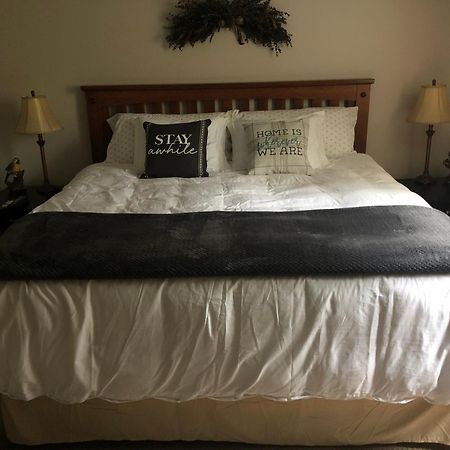 Morristown Plush Garden Level Apartment Near Stowe מראה חיצוני תמונה